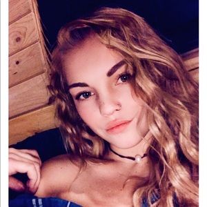 Meet your Posher, Raelee